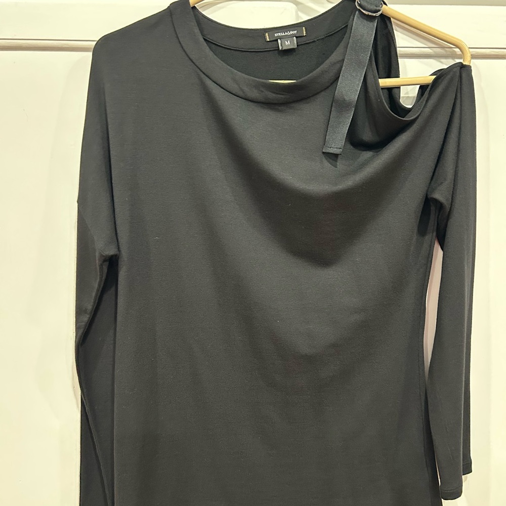 Stella & Dot cold shoulder top